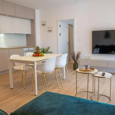 Golden Luxury * Split