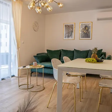 Golden Luxury Apartament Split