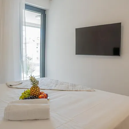 Golden Luxury Apartment